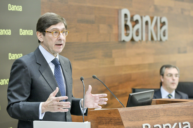 J.I. Goirigolzarri, presidente de Bankia. Al fondo, José Sevilla, consejero delegado de la entidad