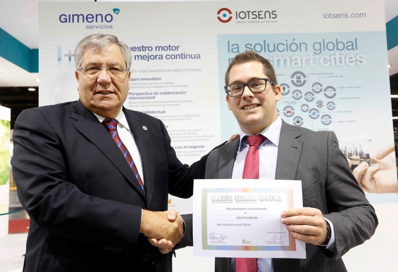 Manuel Garcia Portillo _ Guillermo Berlanga director I+D+i Grupo Gimeno . Premio innovación IotSens