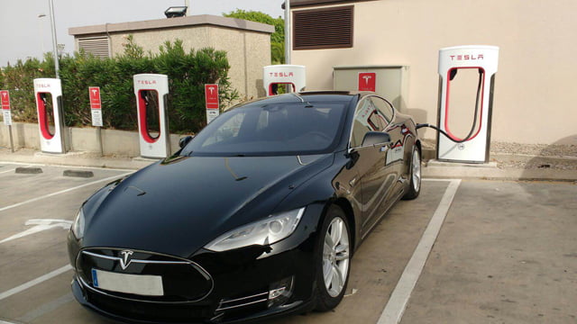 Estación-Supercharger-Tesla