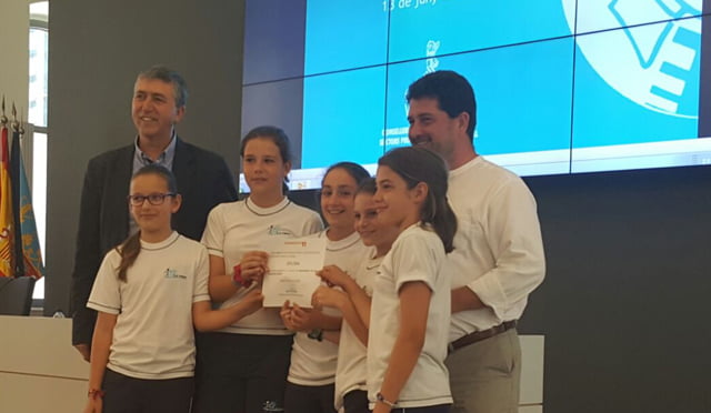 Climent entregó el premio en su fase autonómica al equipo de Colegio Palma