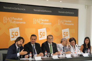 Mesa presidencial del acto, compuesta, de izquierda a derecha por Pablo Villanueva, Franicsco Duato, José Manuel Pastor, Francisco Muñoz, Marisa Quintanilla y Nerea Giménez.